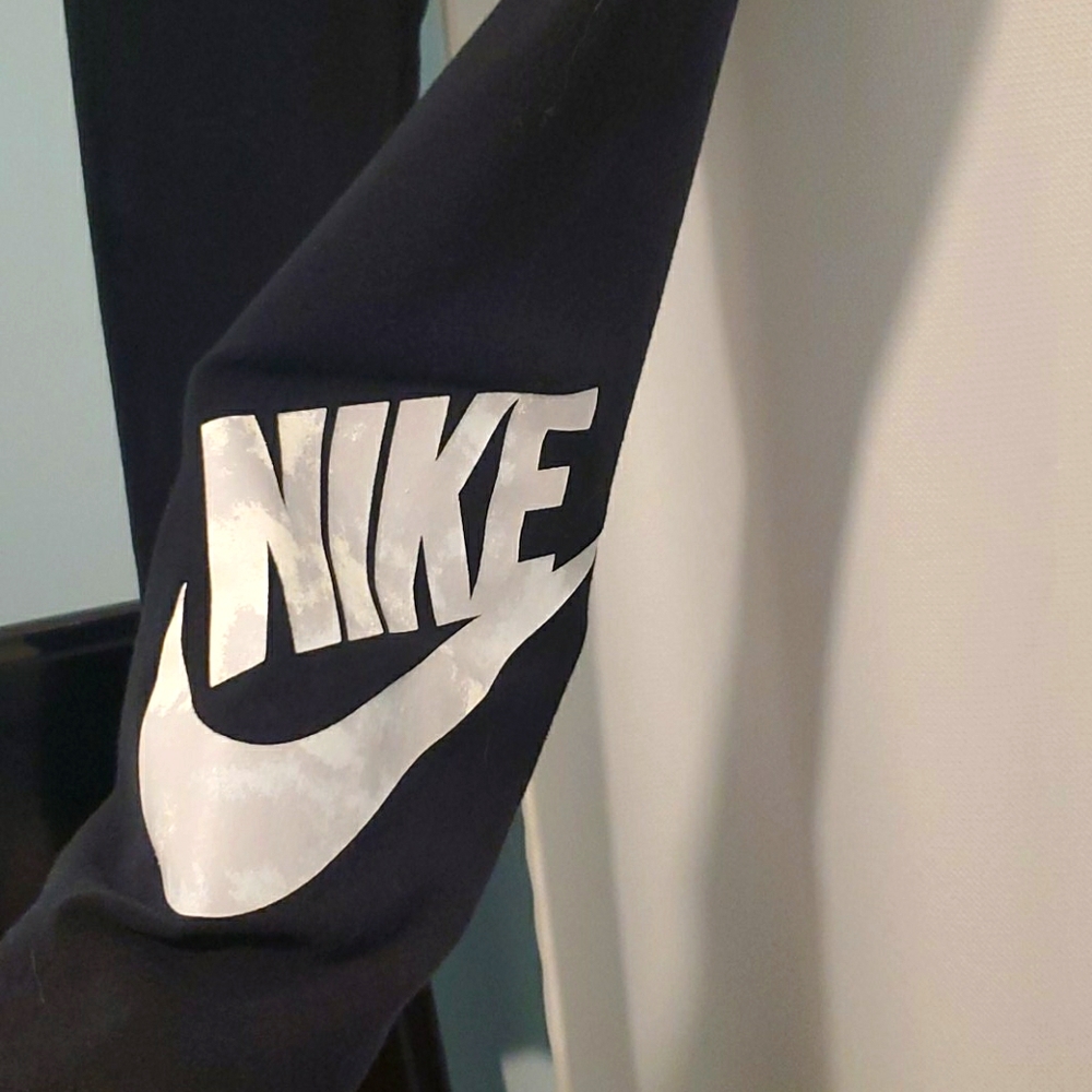 Black nike leggings!